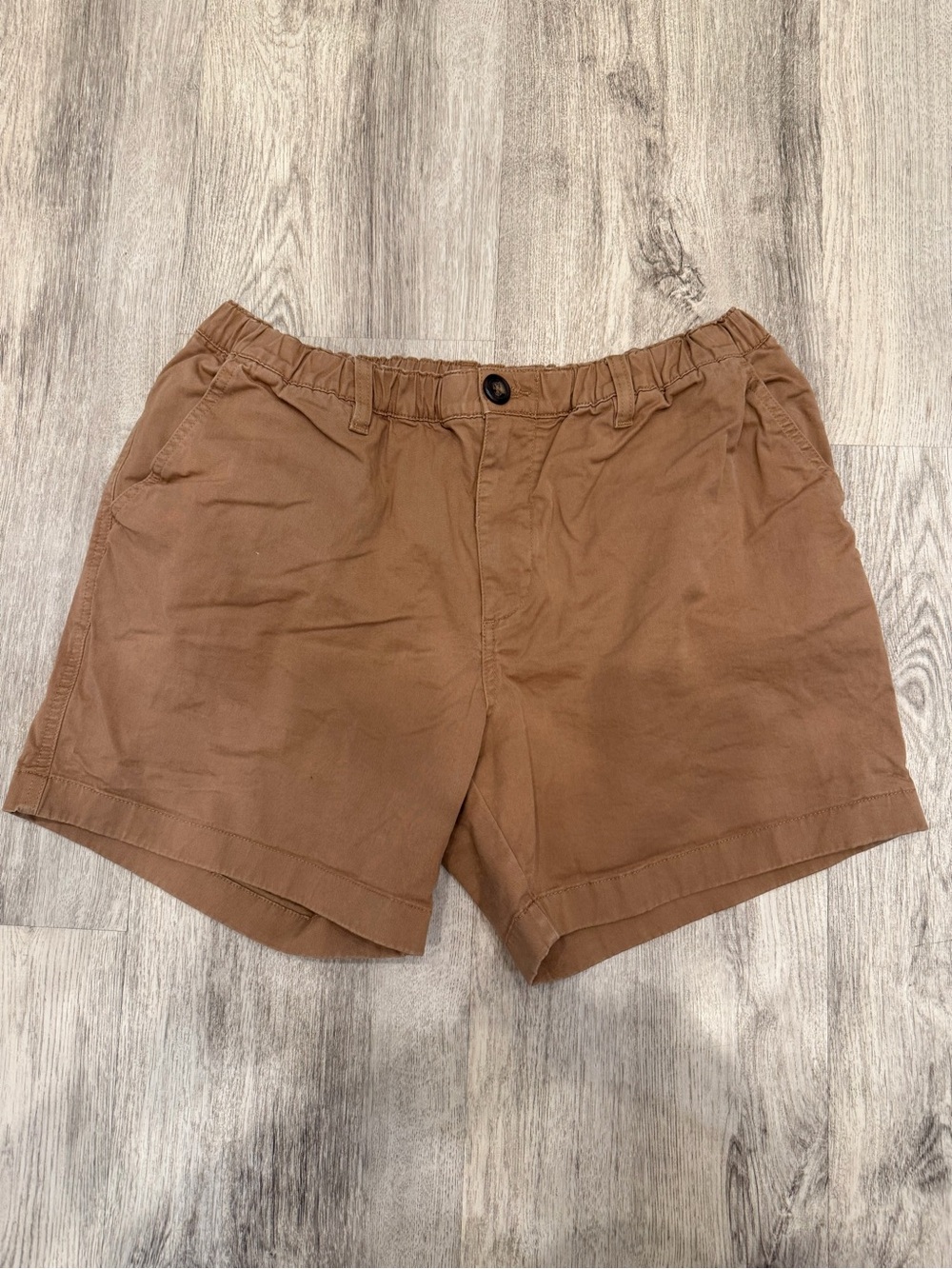 Chubbies Originals Men’s Brown Khaki Shorts Size Large 5.5” Inseam